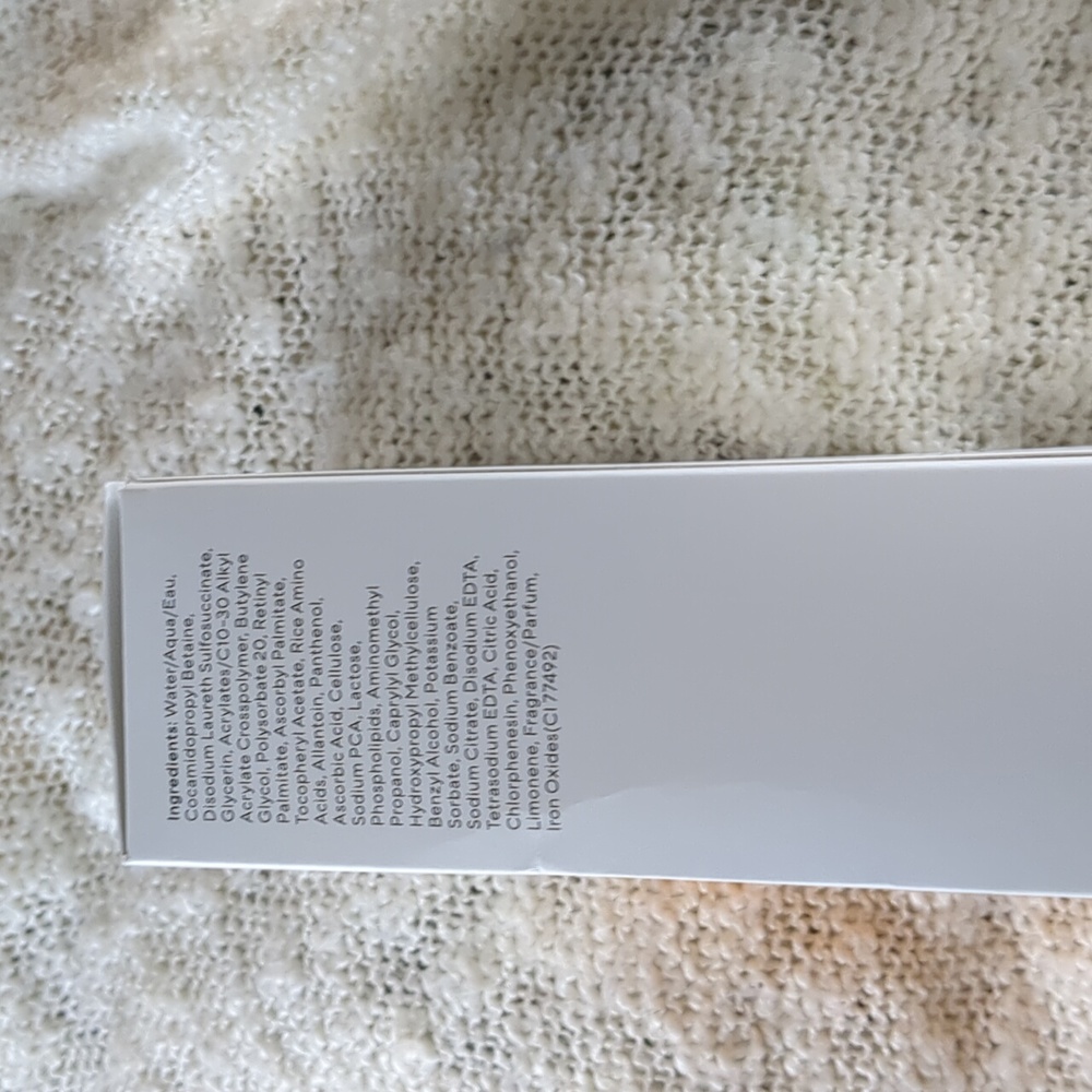 Murad Essential-C Cleanser, 200ml/6.75fl oz - Picture 7 of 11